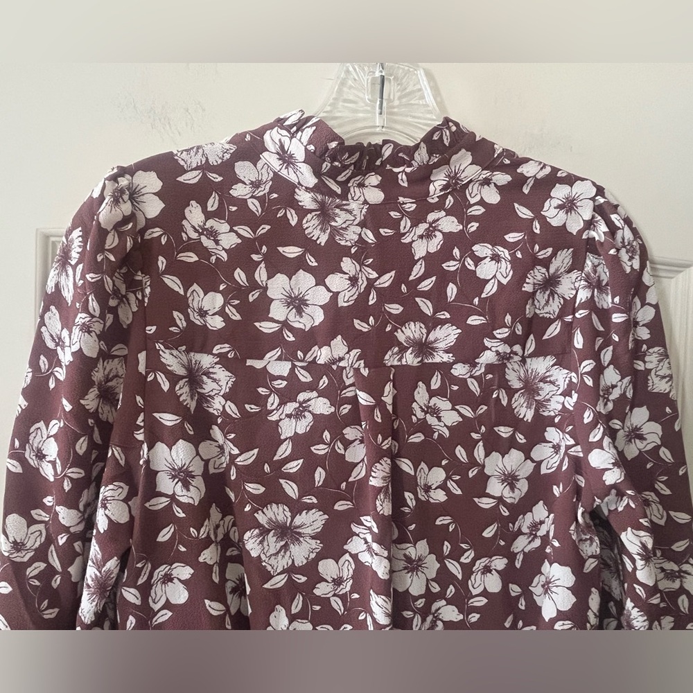 New! Monteau Floral Wrap Blouse Elastic Waist Women’s Size Medium - Picture 3 of 16